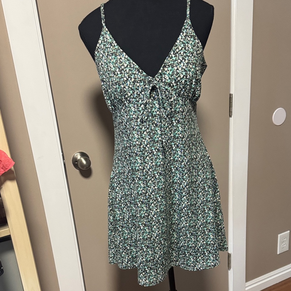 Forever 21 Multicolor Floral Top — Green, Black, Cream